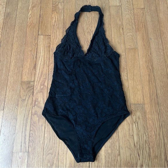 Urban Outfitters Out From Under Black V-Neck Lace Bodysuit Women’s Size Medium - Picture 2 of 6